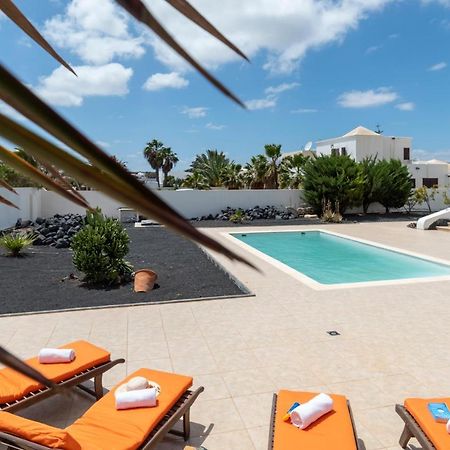 Casa Monicha Apartment Costa Teguise Luaran gambar
