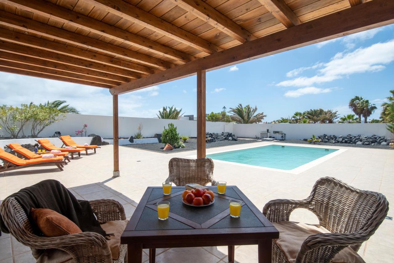 Casa Monicha Apartment Costa Teguise Luaran gambar